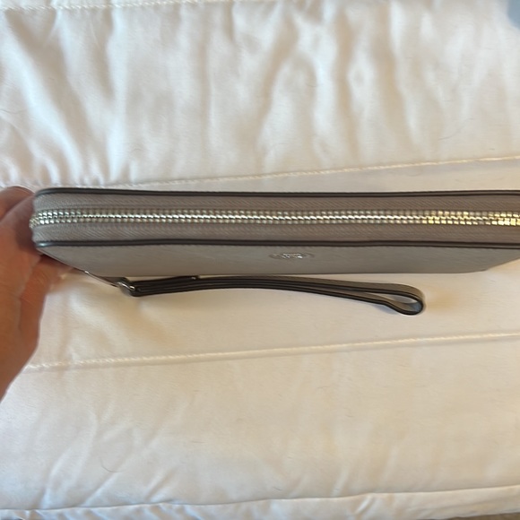 Tory Burch Gray Zip Around  Wallet - Picture 10 of 13